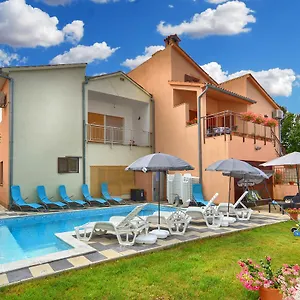 https://apartments-vili-351.pula-hotels.org